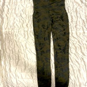 Woman’s camo faux leather leggings